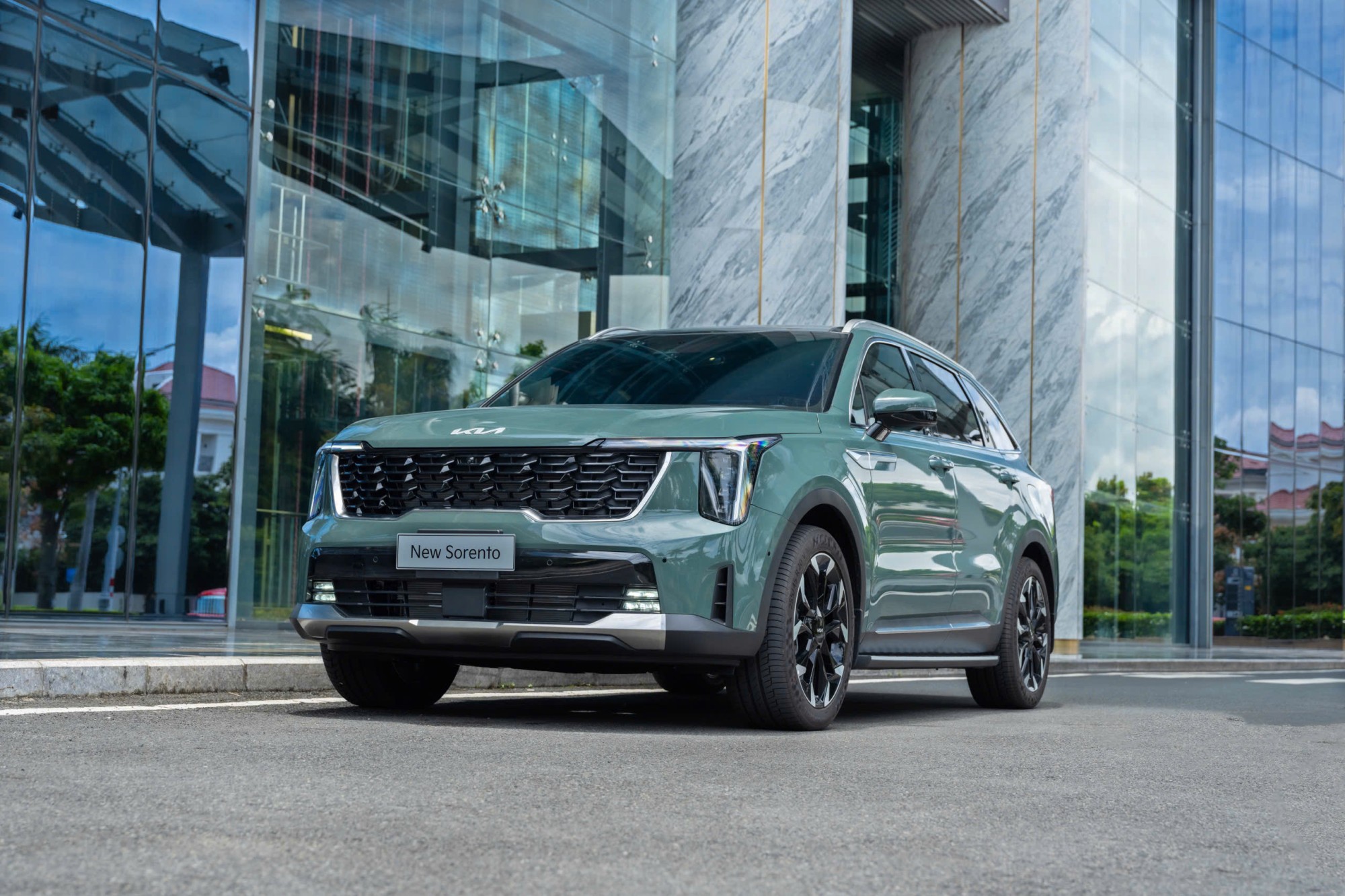 KIA NEW CARNIVAL HEV